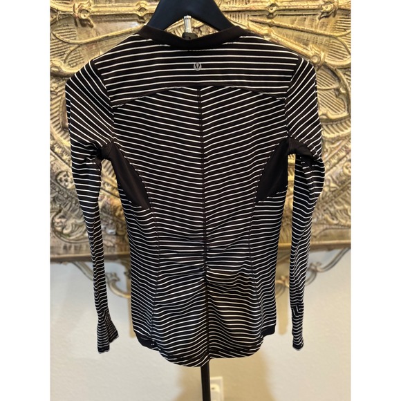 Lululemon Run Swiftly Tech LS – Stripe Black/White – Thumbholes – Size Small (6) - Picture 1 of 6